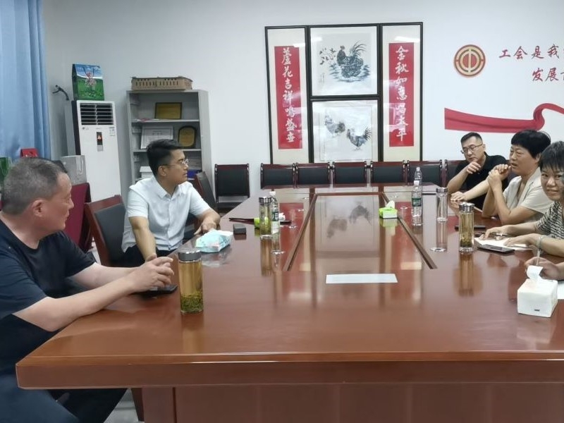 汶上縣政府黨組成員、副縣長(zhǎng)劉海韻來金秋農(nóng)牧公司調(diào)研汶上蘆花雞產(chǎn)業(yè)發(fā)展情況